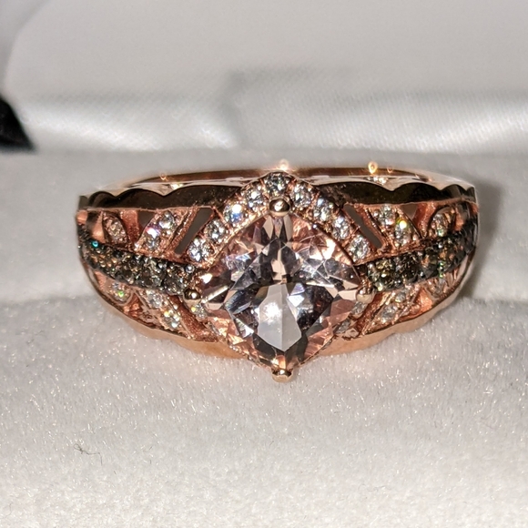 Levian Jewelry - Le Vian ring with center cushion cut peach morganite gemstone 14krg.